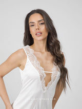 White nightdress with lace bust